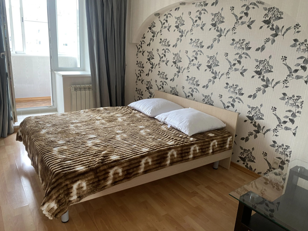 V Dvukh Shagakh Ot Naberezhnoy Flat in Khabarovsk, Russia