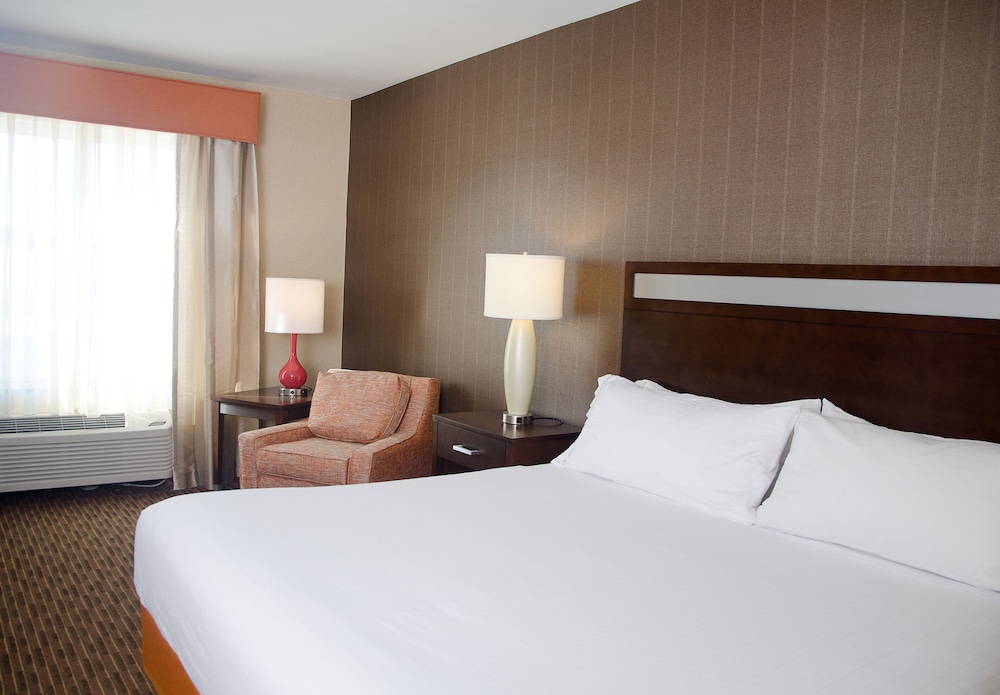 Holiday Inn Express Hotel & Suites Watertown Thousand Island by IHG - photo 13