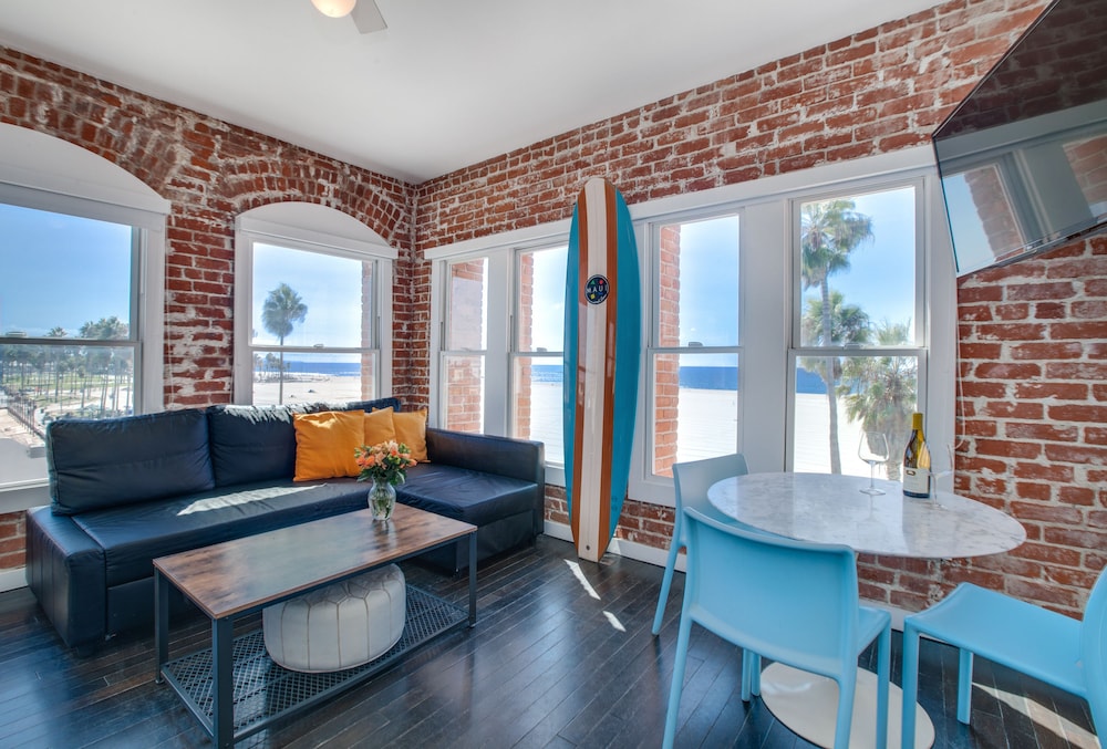 Venice Breeze Suites - photo 25