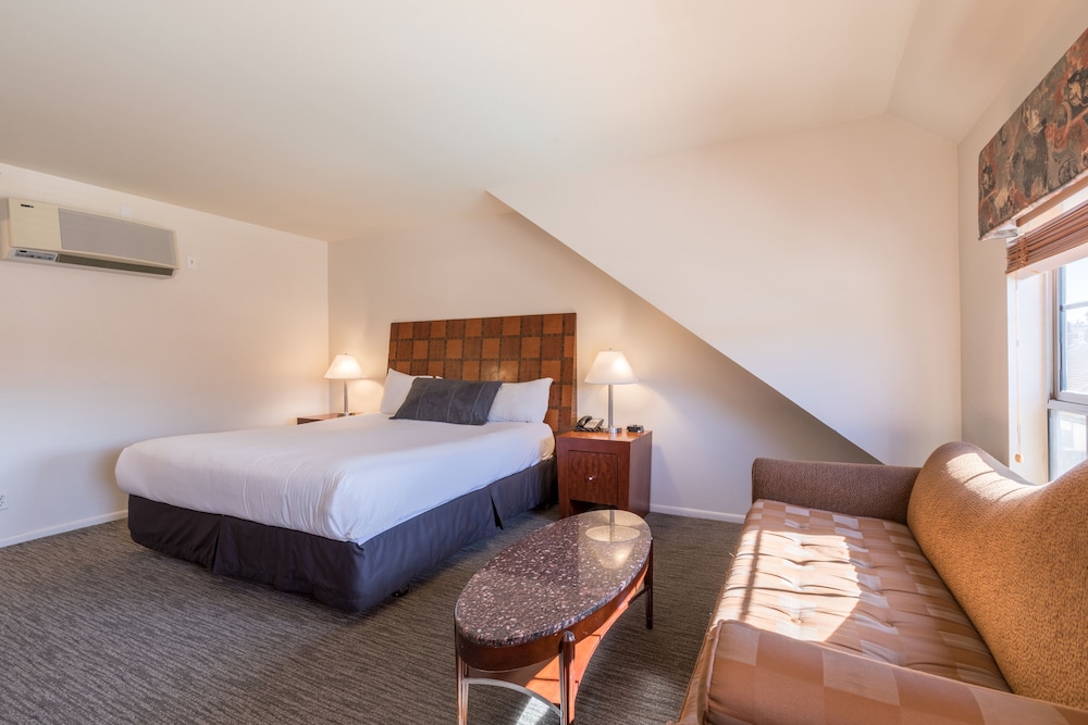 Royal Copenhagen Inn - photo 3