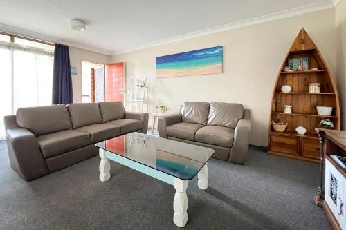 9 Braemar skip hop and jump from everything — 4-Star Luxury Hotel in Forster, Australia