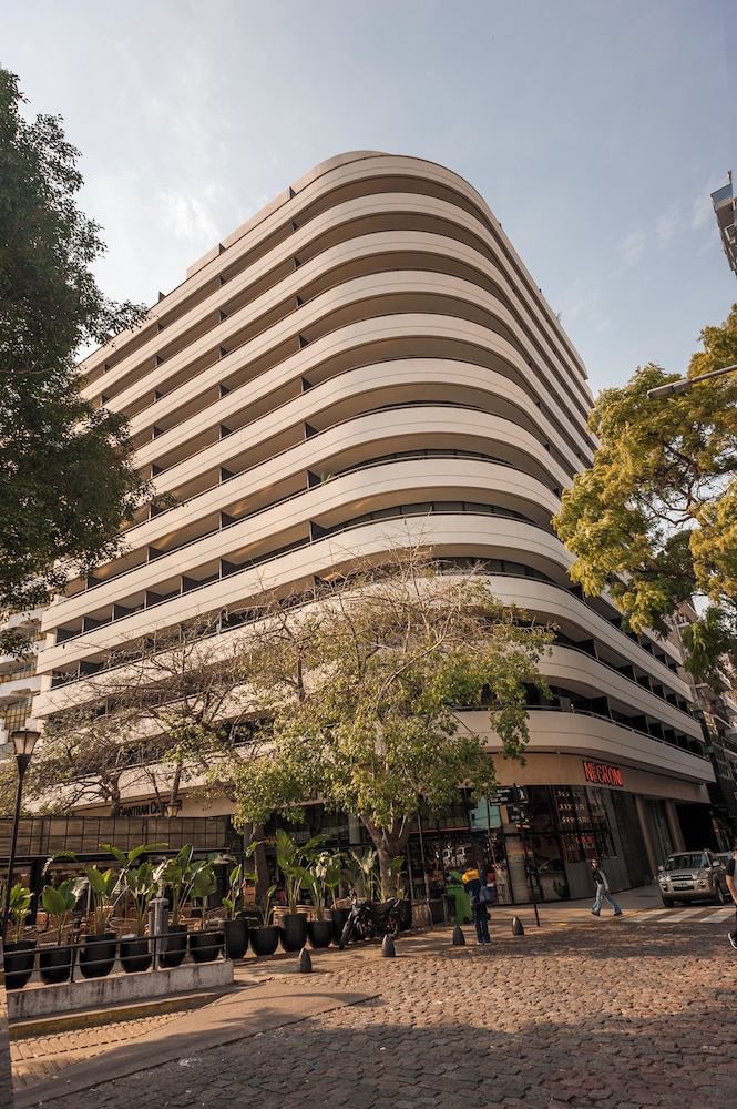 Estupendo Depto Lujo Deco Recoleta Armani powered by Argenhost D417 — 4-Star Luxury Hotel in Buenos Aires, Argentina