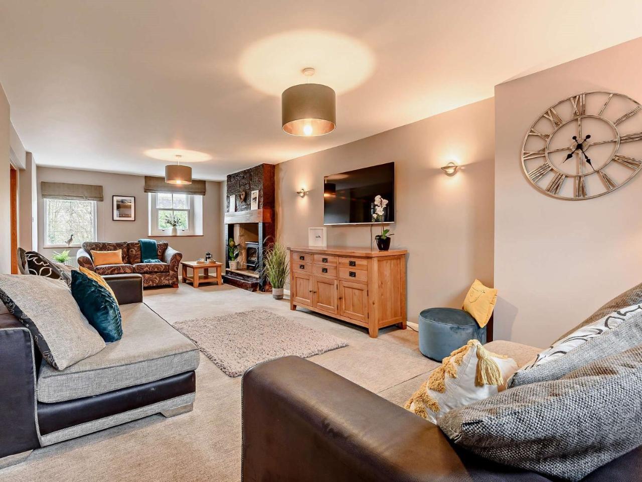 3 Bed in Egremont oc 90050 — hotel in Hale