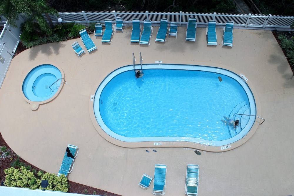 Quiet Waters 5B — 4-Star Luxury Hotel in Indian Shores, United States