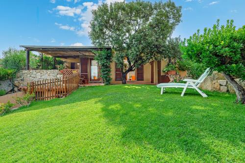 Casa del Leccio Sea View 5 Minutes from Palau — 4-Star Luxury Hotel in Palau, Italy