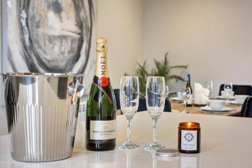 The Penthouse Allocated Parking with City Views — 4-Star Luxury Hotel in Ripon, United Kingdom
