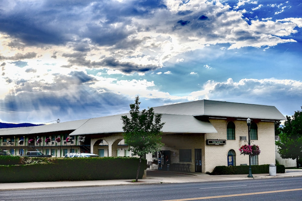 Manti Country Village Motel - photo 2