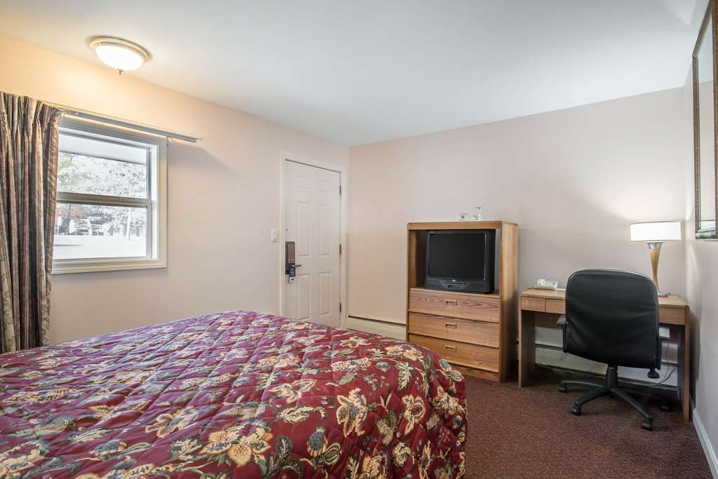 Rodeway Inn Bellows Falls - photo 18