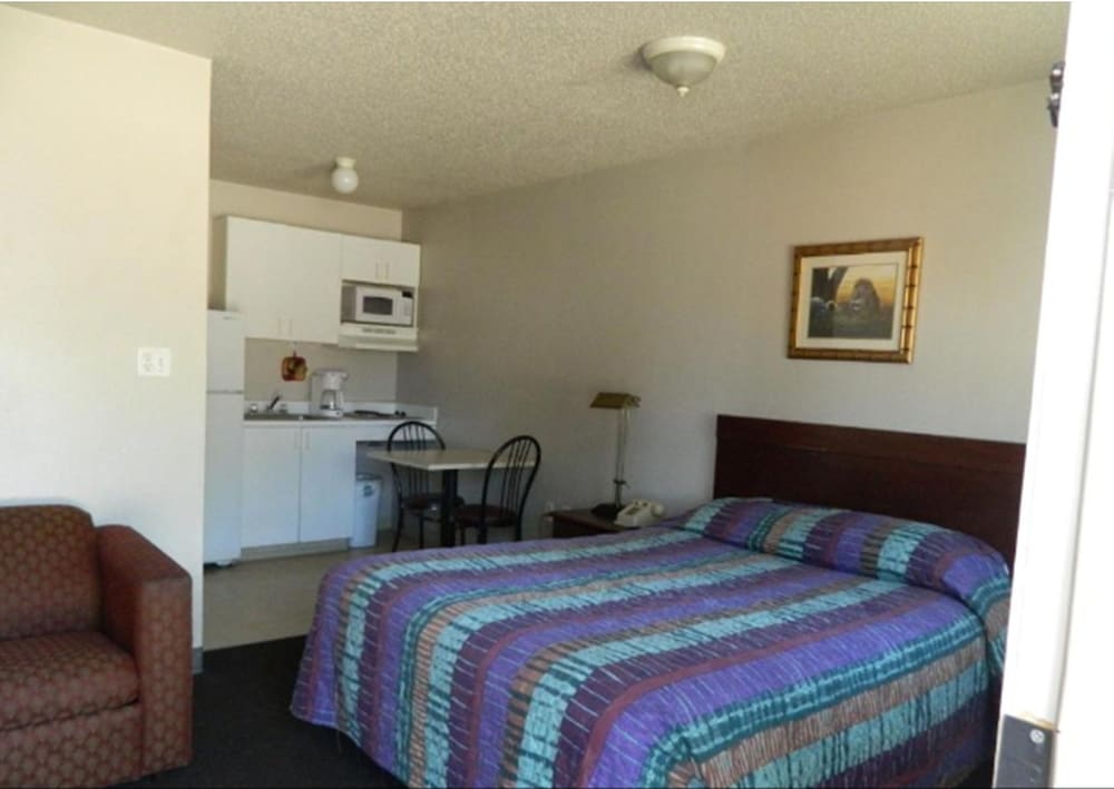 Paris Extended Stay Suites - photo 7