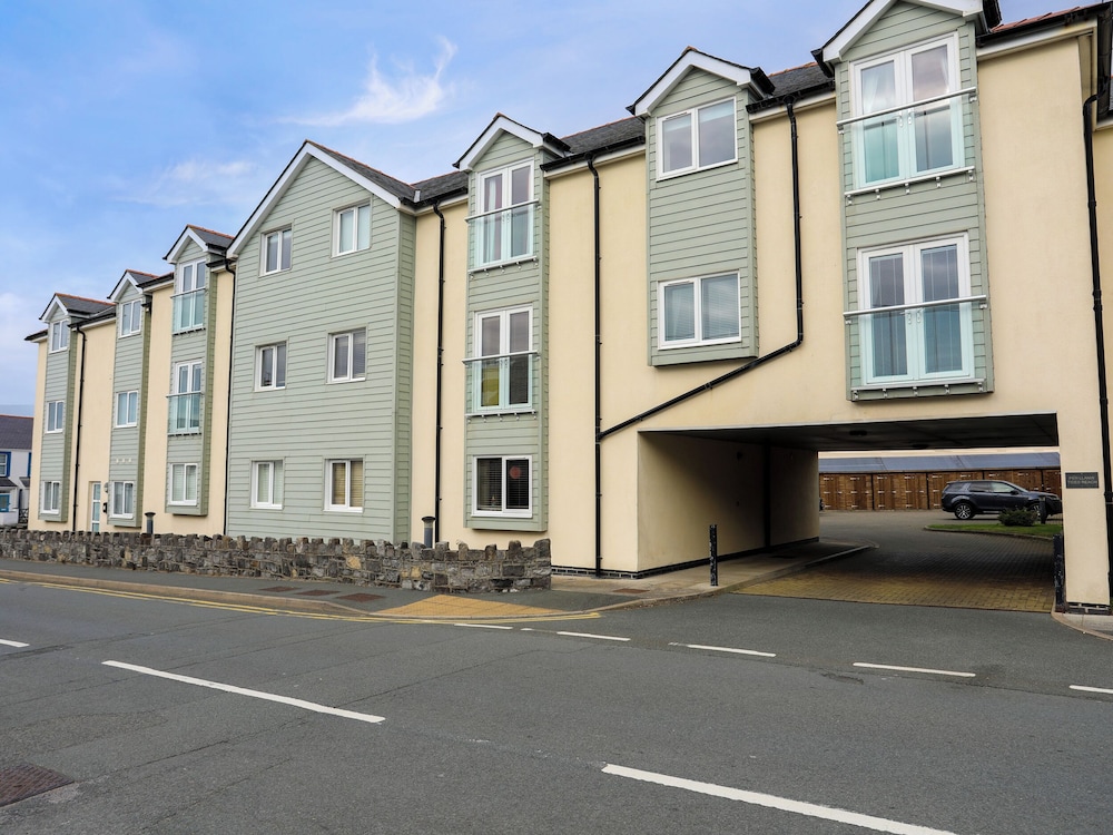 Tides Reach — 4-Star Luxury Hotel in Rhosneigr, United Kingdom