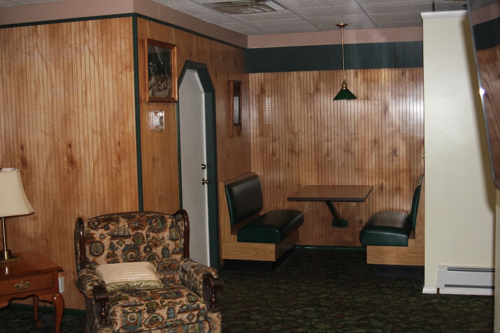 The Evergreen Motel - photo 47