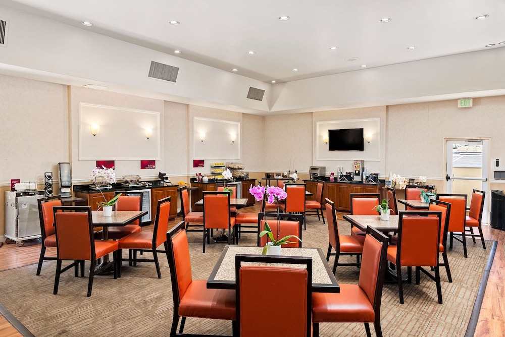 Best Western Plus Royal Oak Hotel - photo 29