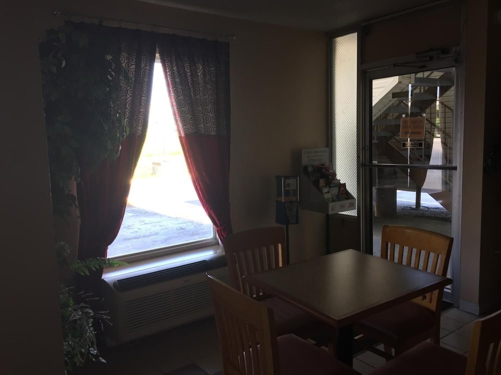 Americas Best Value Inn Manchester TN - photo 19