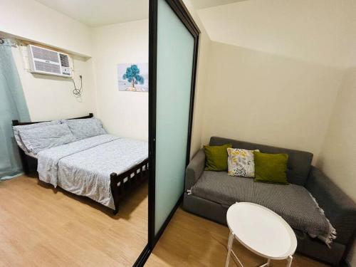 1BR Calathea Place nr Airport Netflix 50mbps Wifi — 4-Star Luxury Hotel in Manila, Philippines