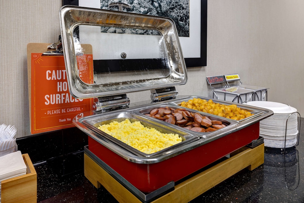 Hampton Inn Victoria - photo 37