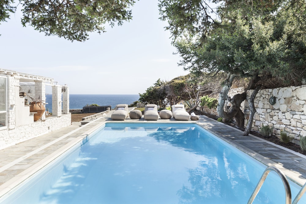 Amalgam Homes Paros Beachfront Villa — 4-Star Luxury Hotel in Paros, Greece