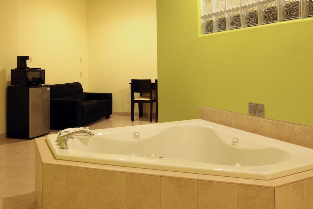 Guest Inn San Benito Harlingen - photo 16