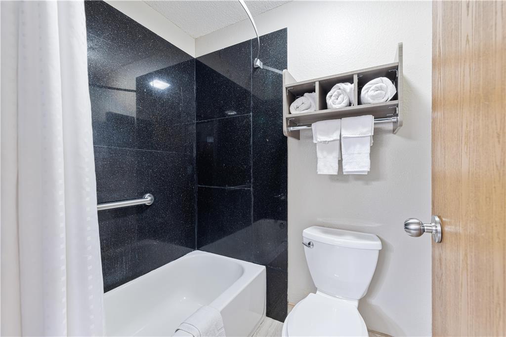 SureStay Plus Hotel by Best Western Kearney Liberty North - photo 31
