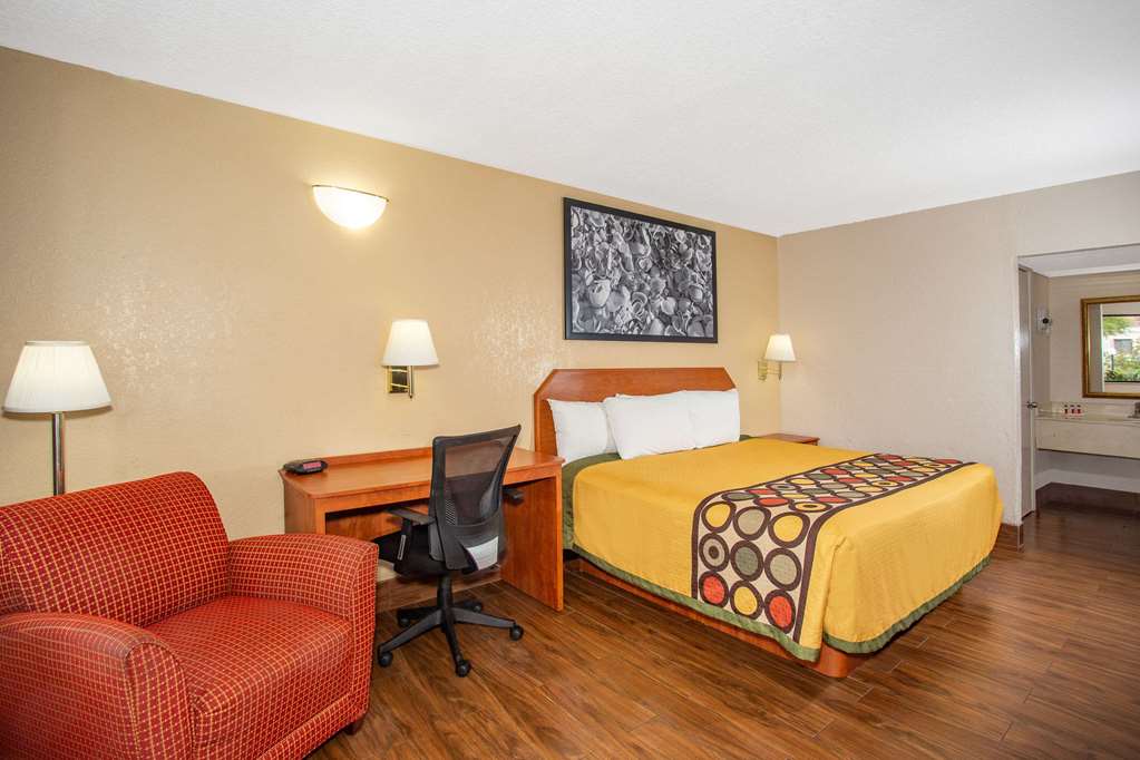 Super 8 by Wyndham North Palm Beach - photo 27