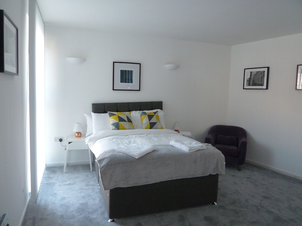 Approved Apartments Skyline Manchester — 4-Star Luxury Hotel in Manchester, United Kingdom