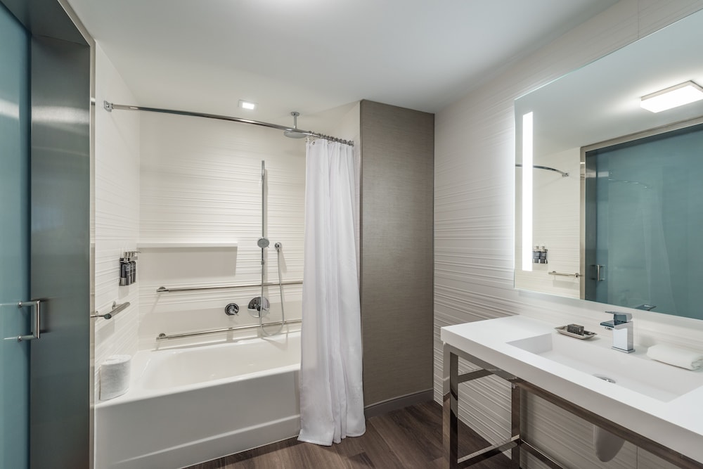 AC Hotel by Marriott Worcester - photo 22