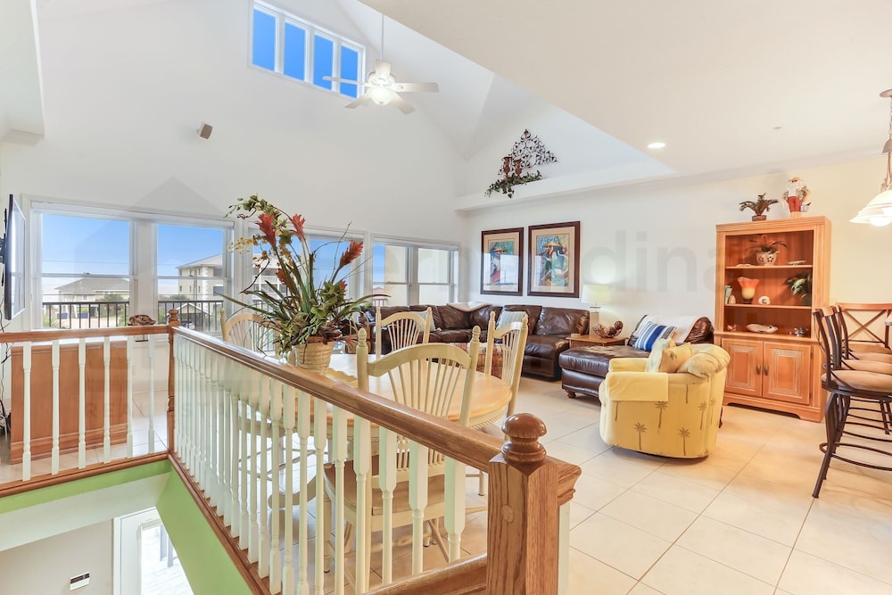 241 S Fletcher Ave in Fernandina Beach, United States