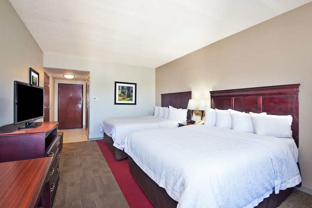 Hampton Inn Huntington Barboursville - photo 10