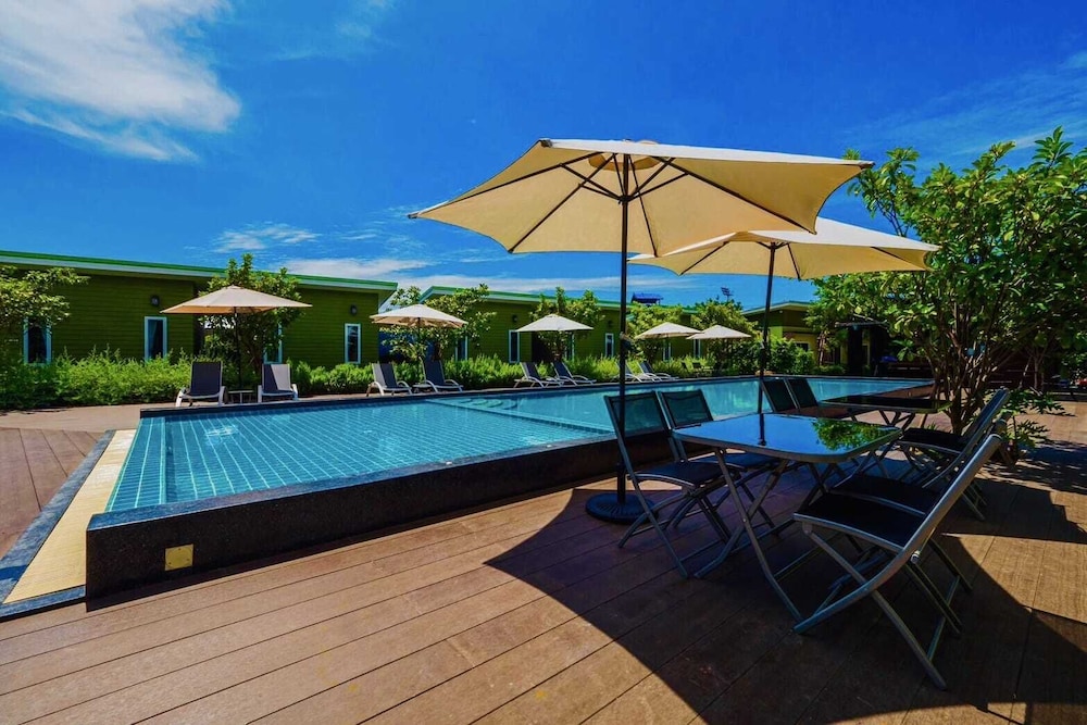 Sky Hip Resort Jomtean Pattaya - carbon neutral hotel in Pattaya