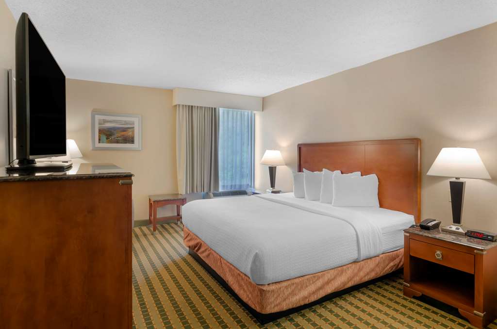 Best Western North Roanoke - photo 11