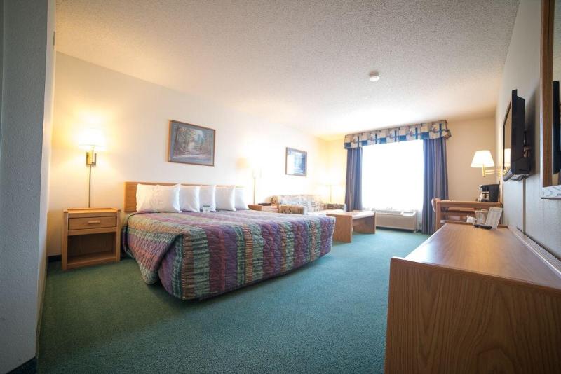 River Valley Inn & Suites - photo 15