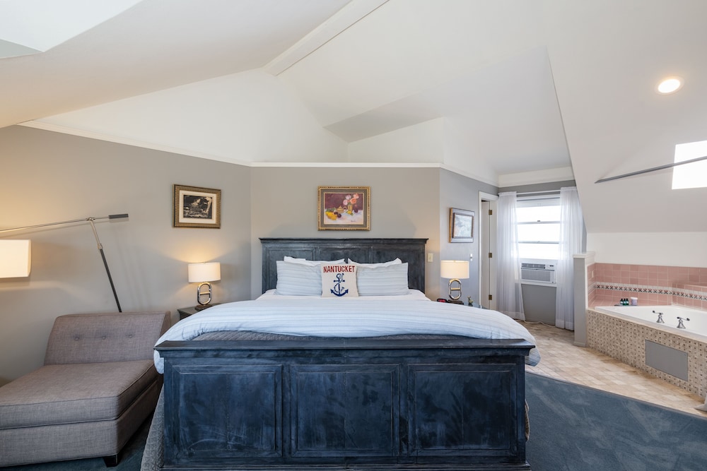 Nantucket Whale Inn - photo 34