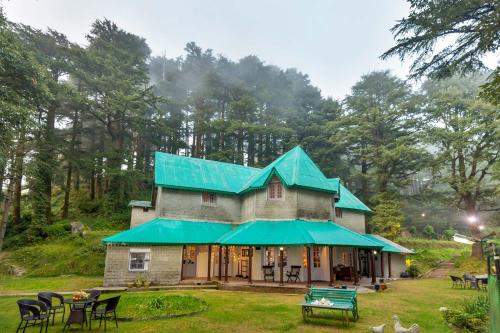 StayVista at 8Oaks — 4-Star Luxury Hotel in Dalhousie, India