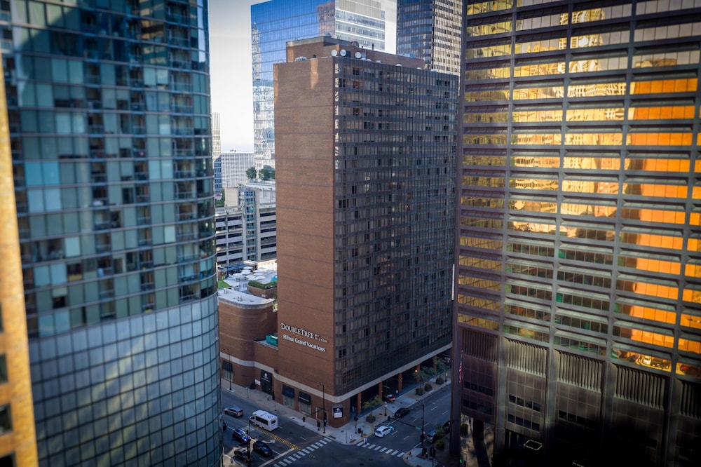 DoubleTree by Hilton Chicago Magnificent Mile - photo 59