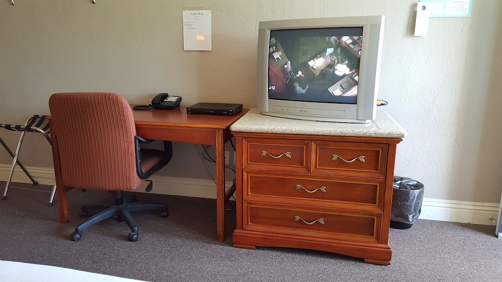Pacific Motel - photo 13