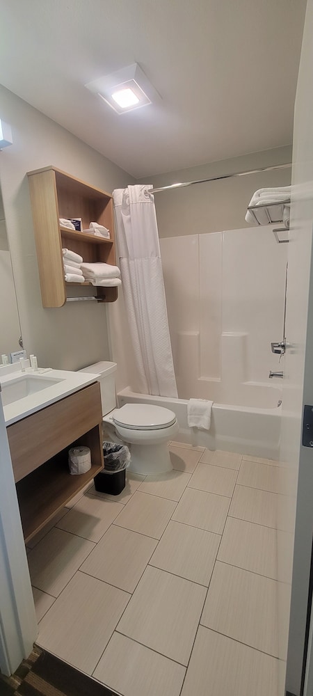 Microtel Inn & Suites by Wyndham Fountain Fort Carson - photo 26