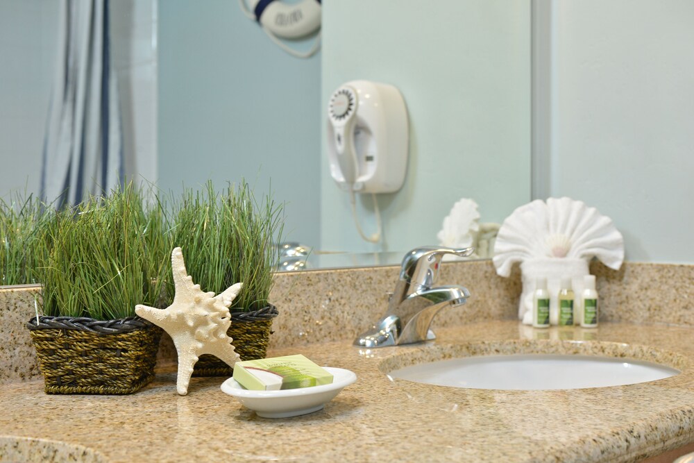Avila Lighthouse Suites - photo 19