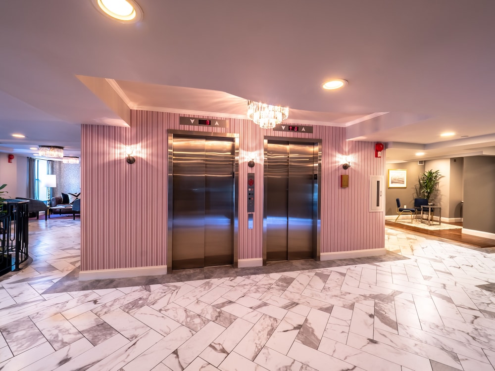 West End Washington DC Tapestry Collection by Hilton - photo 14