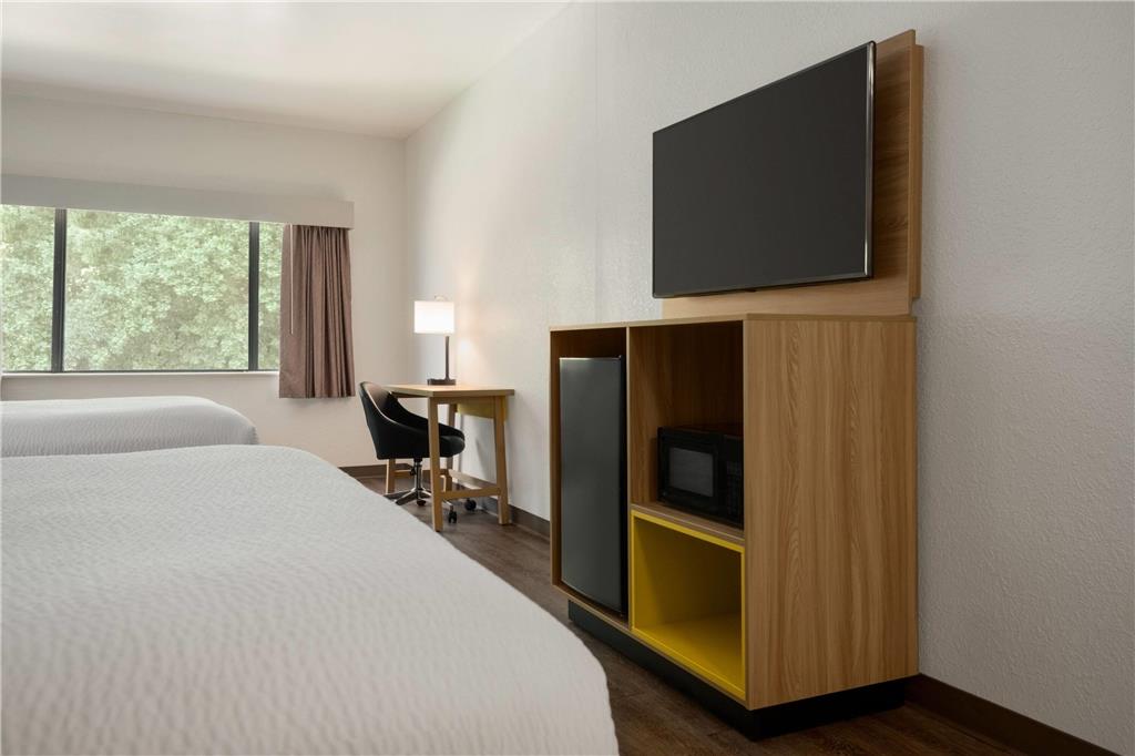 Days Inn by Wyndham Lexington - photo 11