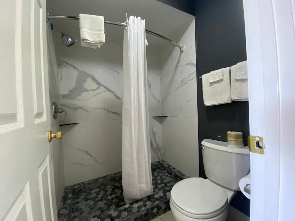 Relax Inn Plaquemine - photo 21