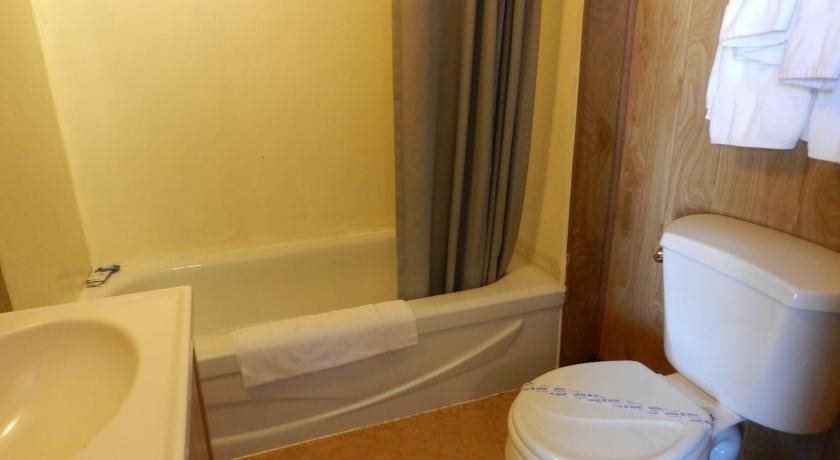 Lytton Hotel - carbon neutral hotel in Merritt