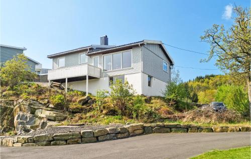 3 Bedroom Stunning Home In Lyngdal — 4-Star Luxury Hotel in Lyngdal, Norway