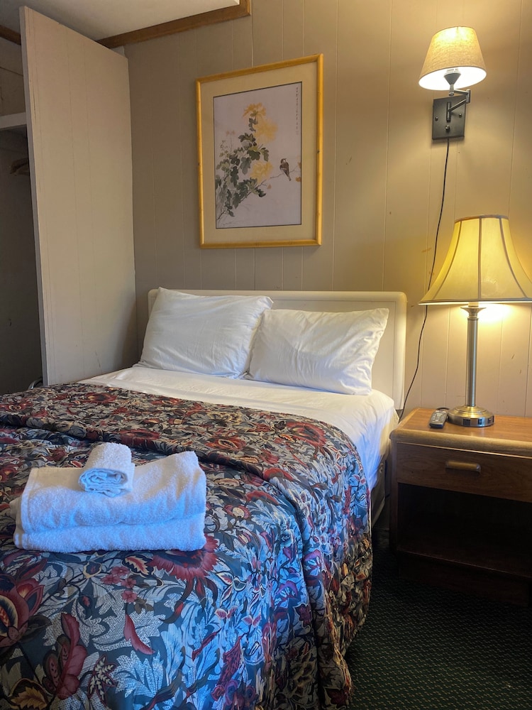 Barberry Court Motel - photo 19