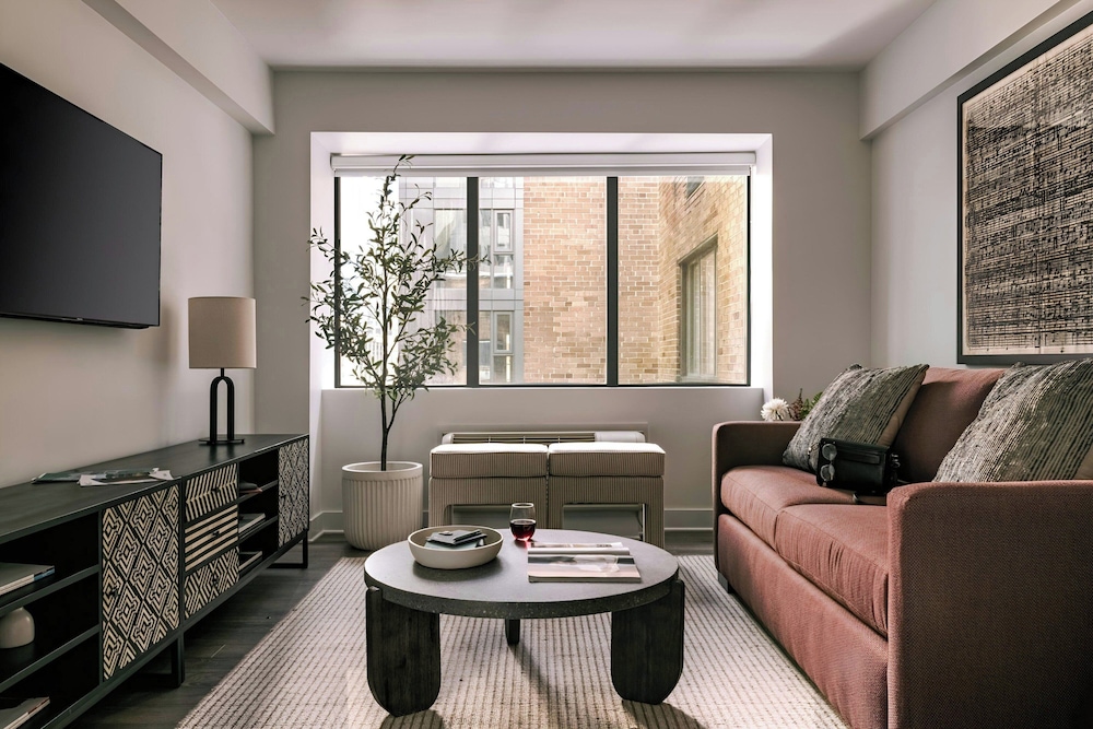 Capital Hill Hotel & Suites