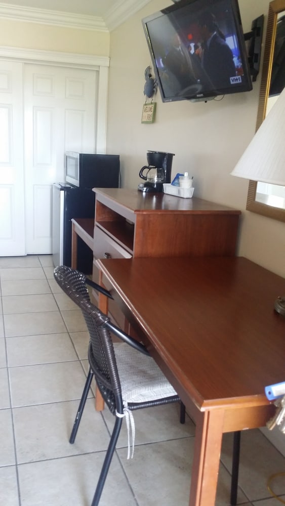 Palm Breeze Hotel - photo 21