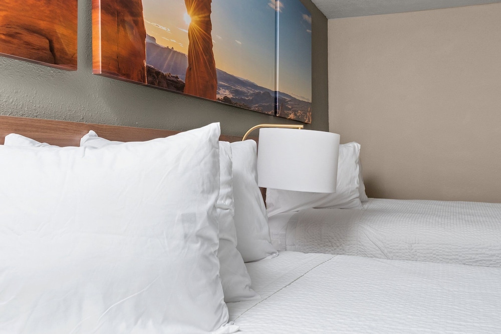 Extend A Suites Midtown Albuquerque - photo 16