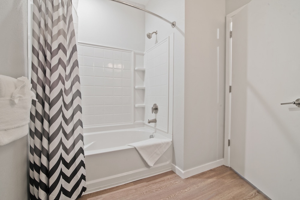 Global Luxury Suites in Menlo Park - photo 29