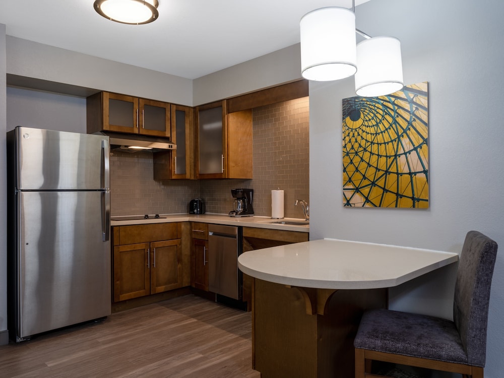 Staybridge Suites Sioux City Southeast by IHG - photo 32