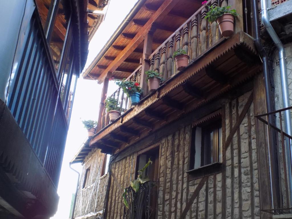 Casa Rural Generoso — 5-Star Luxury Hotel in Madronal, Spain