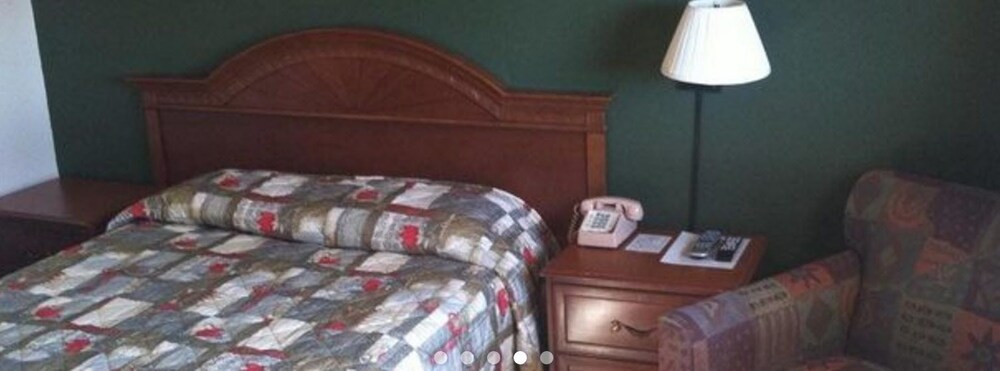 C&H Motel El Dorado Springs - photo 3