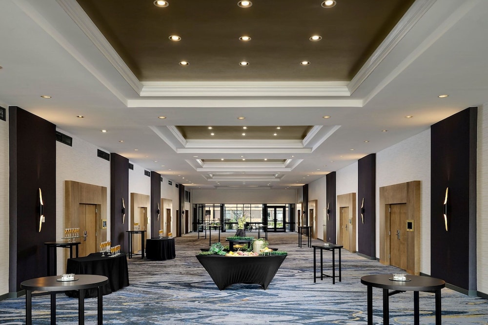 Sheraton Grand Rapids Airport Hotel - photo 40
